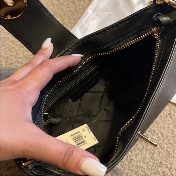 Michael Kors purse - Picture 12 of 17